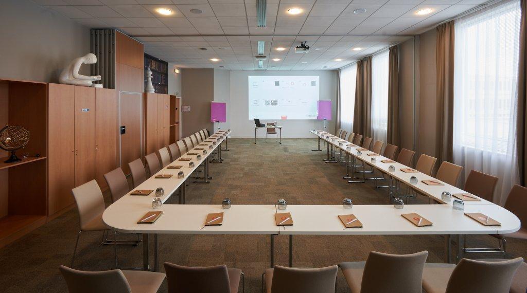 Best Western Plus Paris Saclay Exterior photo
