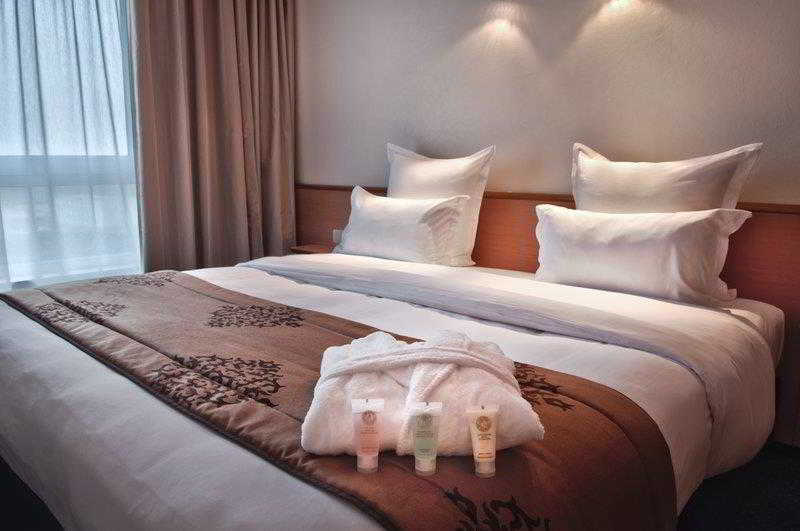 Best Western Plus Paris Saclay Exterior photo